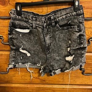 SO Juniors High Rise Vintage Stretch Mom Shorts. size 7.
